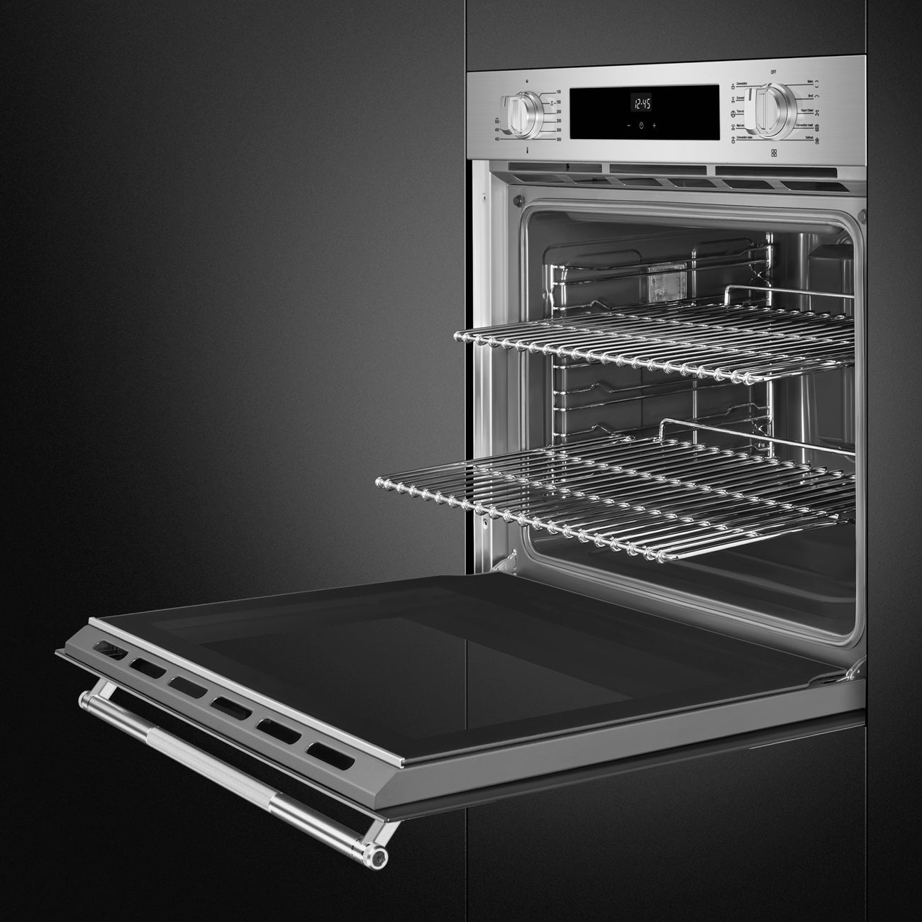 SMEG 30" Built in Classic Design Oven with Pro Knobs and Handle