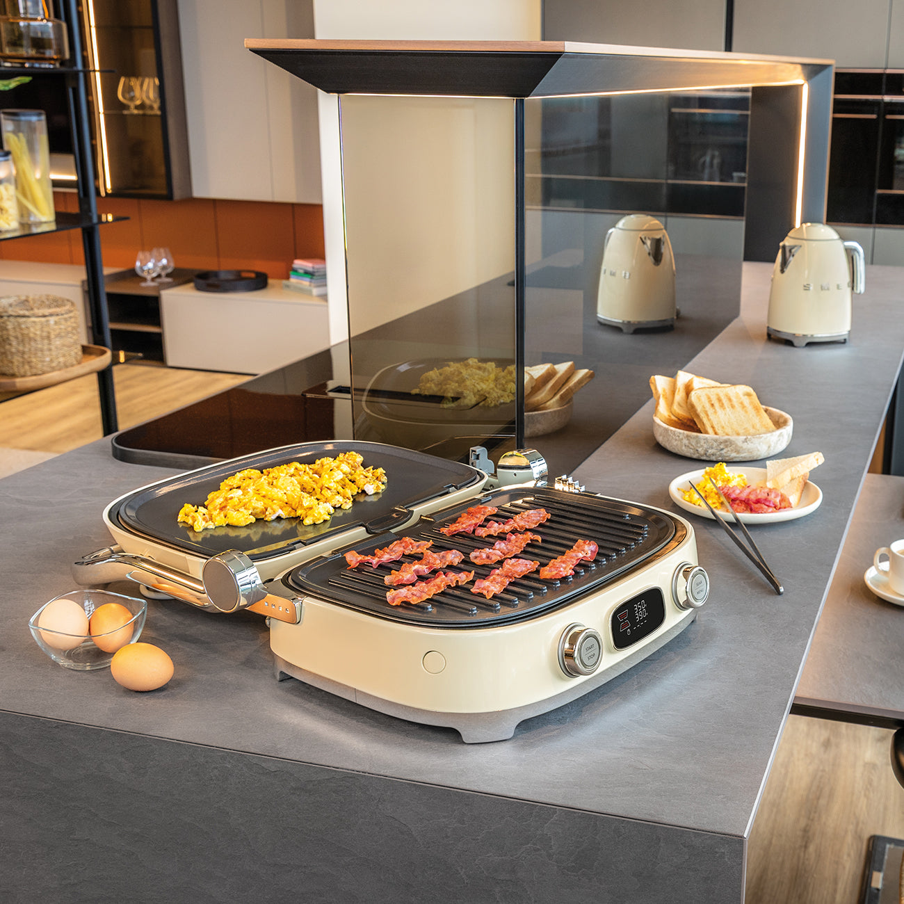 SMEG Multi Use Grill (Cream)