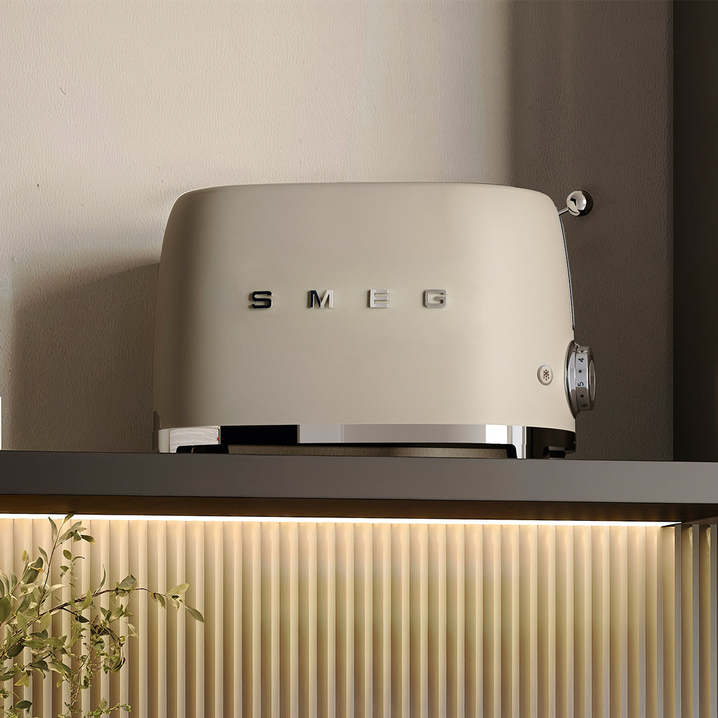 SMEG 2-Slice Electric Toaster (Moonlight Cream Matte)