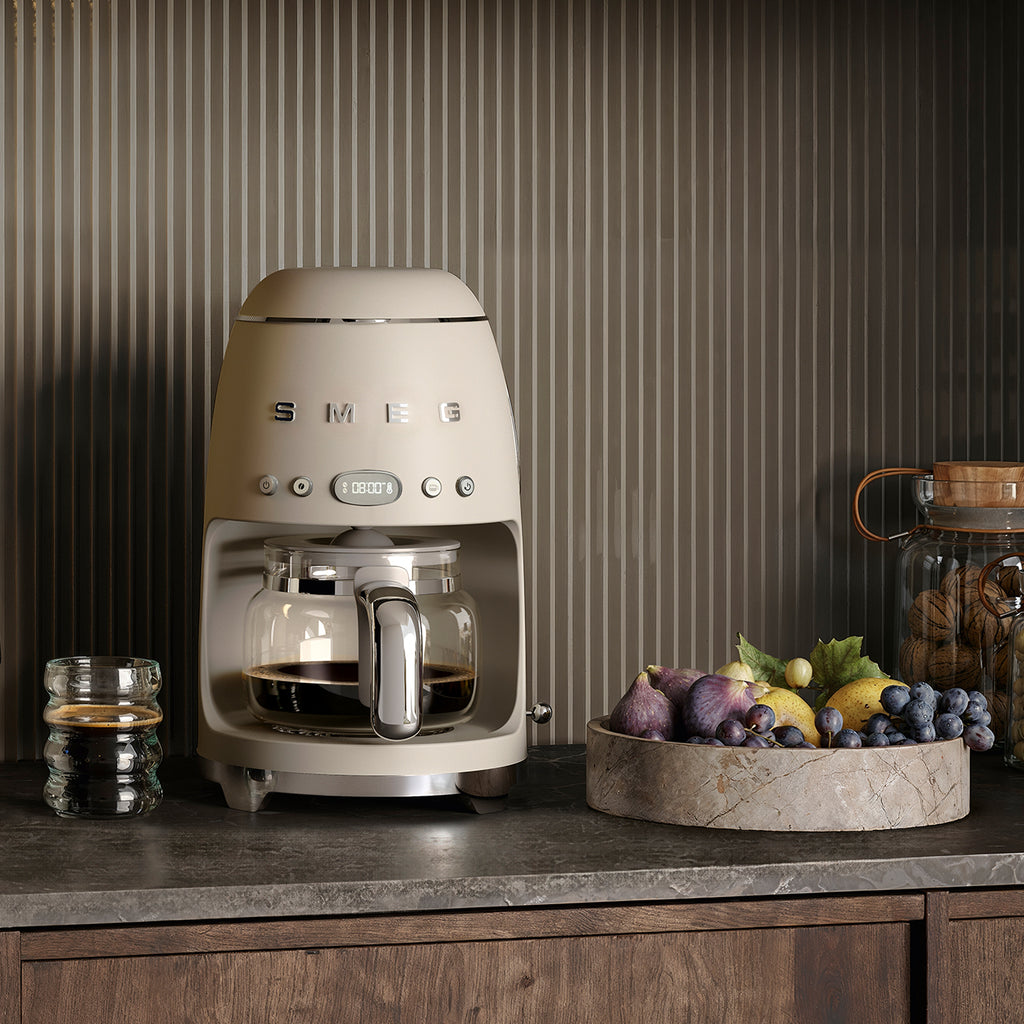 SMEG Drip Filter Coffee Machine (Moonlight Cream Matte)