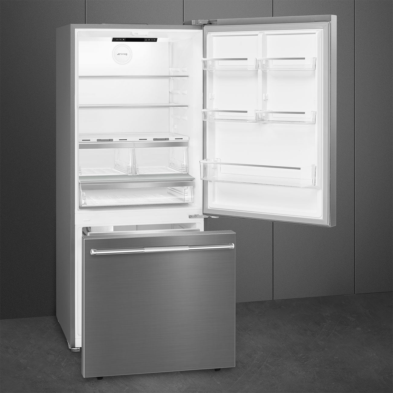 30" Bottom Mount Freestanding Fridge with Auto, Pro Handle
