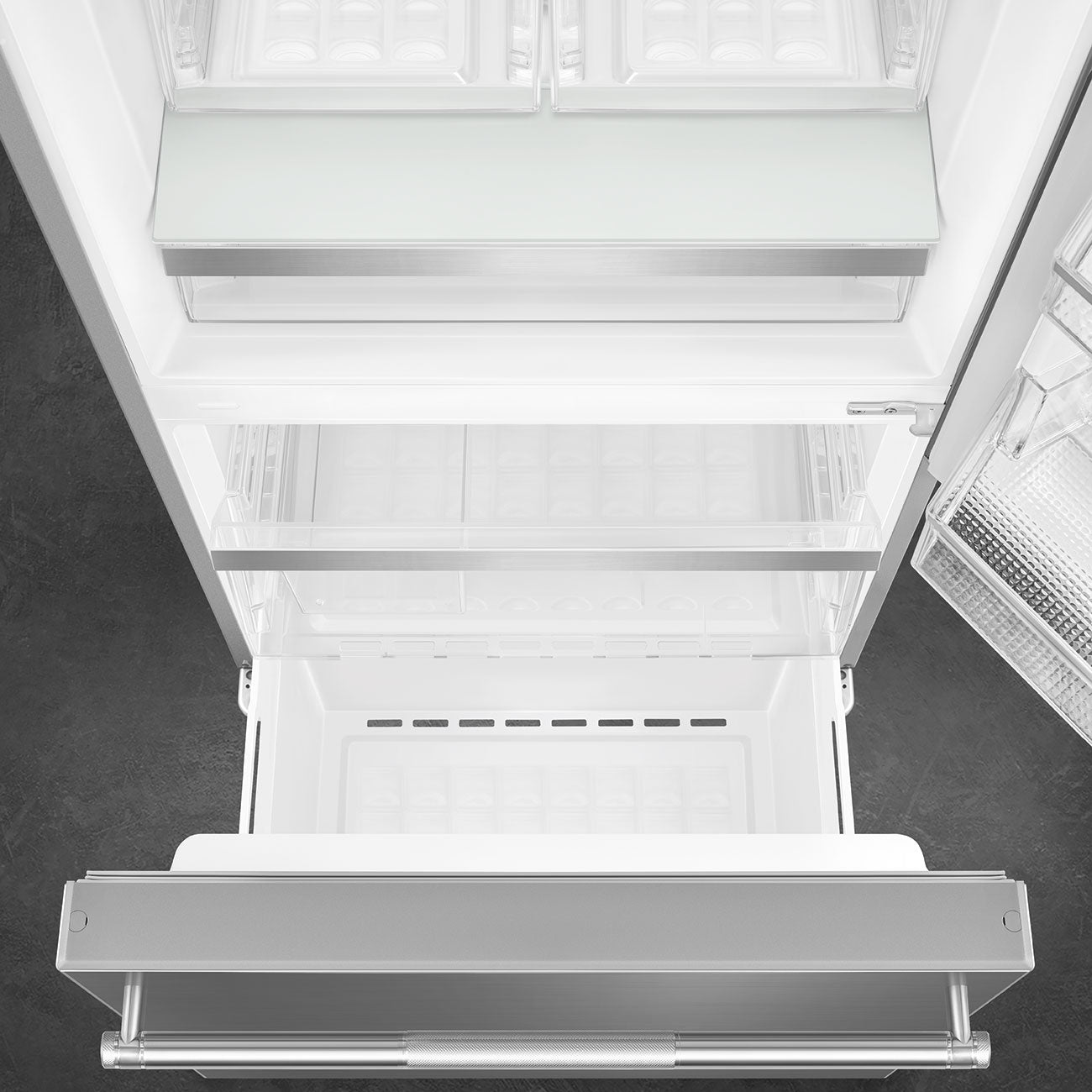 30" Bottom Mount Freestanding Fridge with Auto, Pro Handle