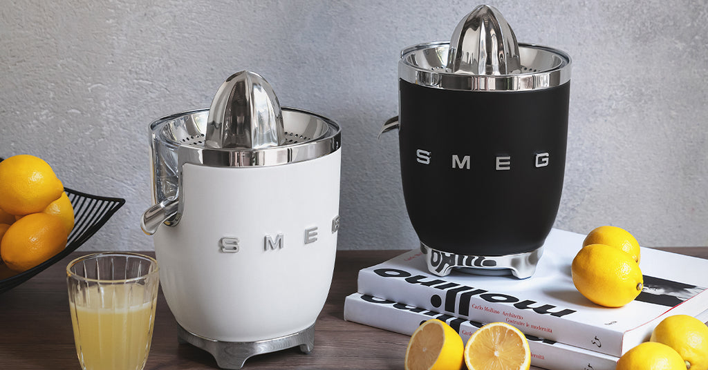 SMEG Citrus Juicer (Black Matte)