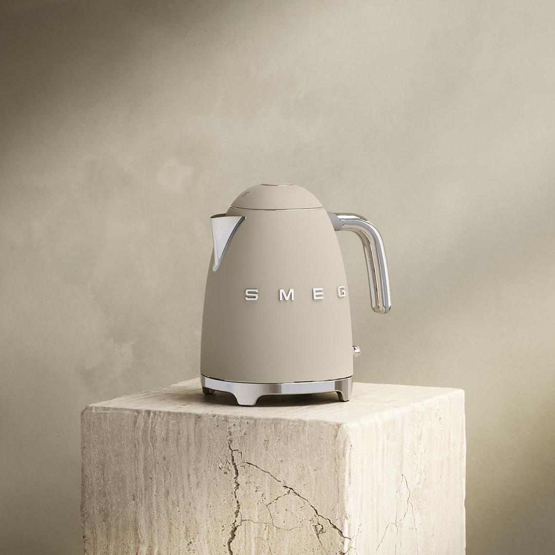SMEG Electric Kettle 1.7L Fixed Temperature (Moonlight Cream Matte)
