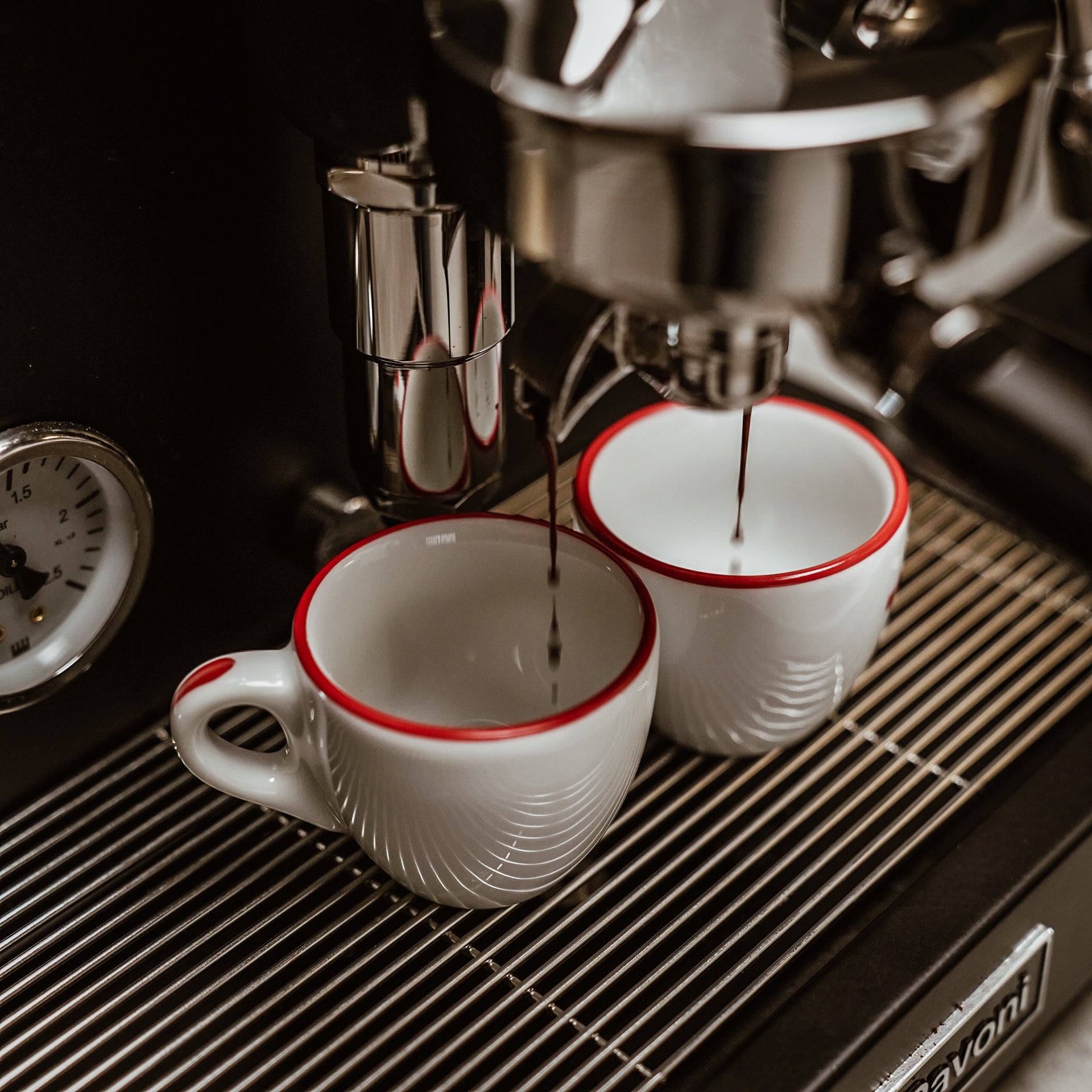 La Pavoni Cellini Classic Nera Semi-Pro Espresso Machine (Matte Black)