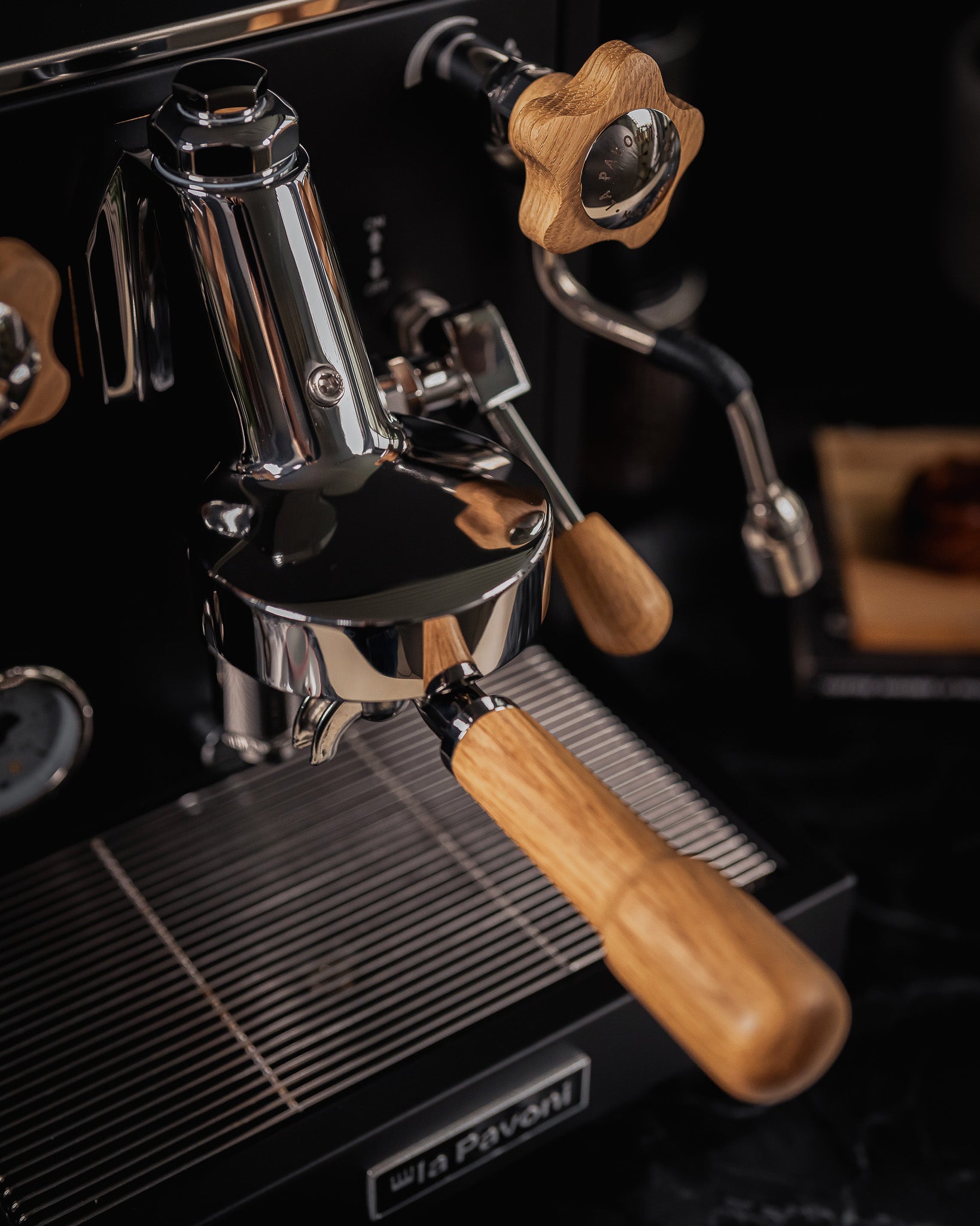 La Pavoni Cellini Classic Nera Semi-Pro Espresso Machine (Matte Black)