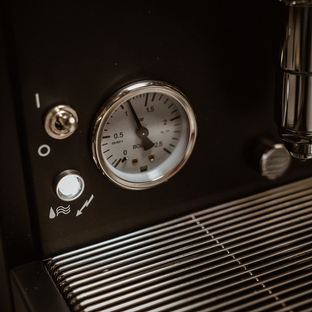 La Pavoni Cellini Classic Nera Semi-Pro Espresso Machine (Matte Black)