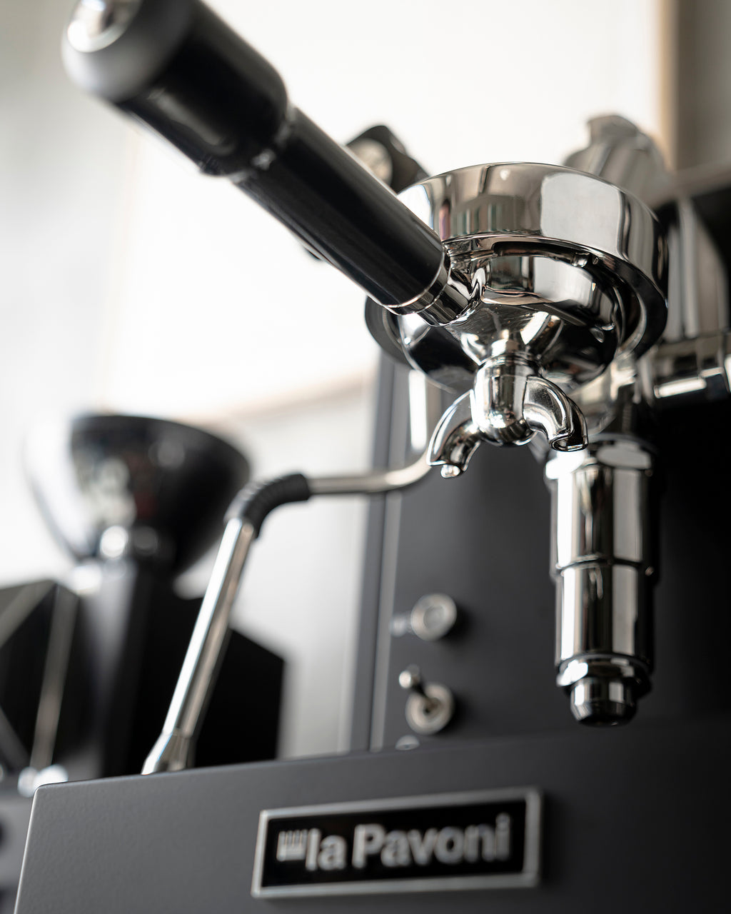 La Pavoni Mini Cellini Nera Semi-Pro Espresso Machine (Matte Black)