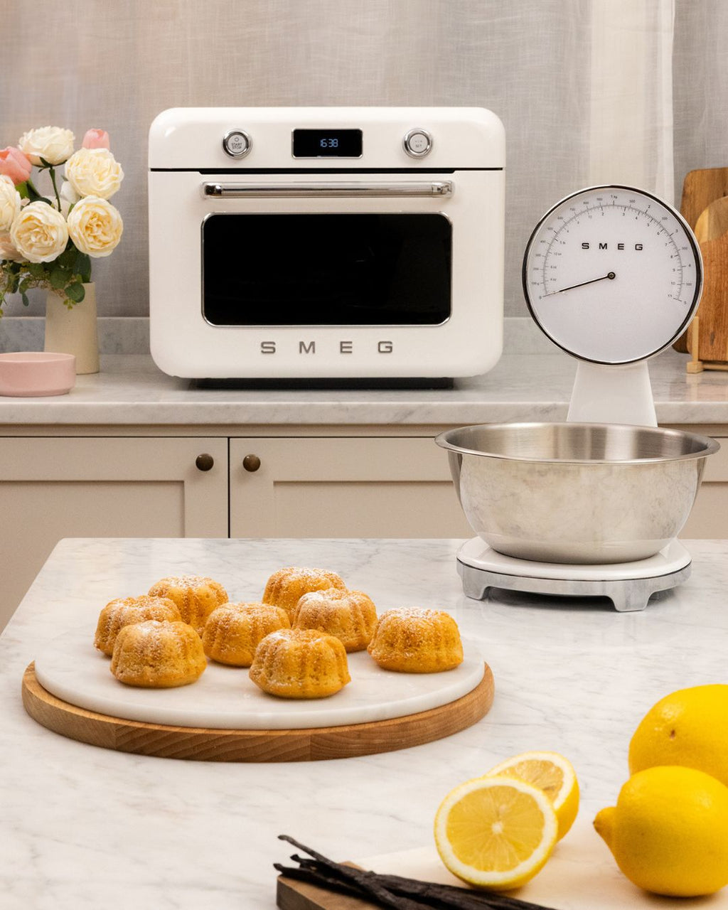 SMEG Digital & Analog Kitchen Scale (White)