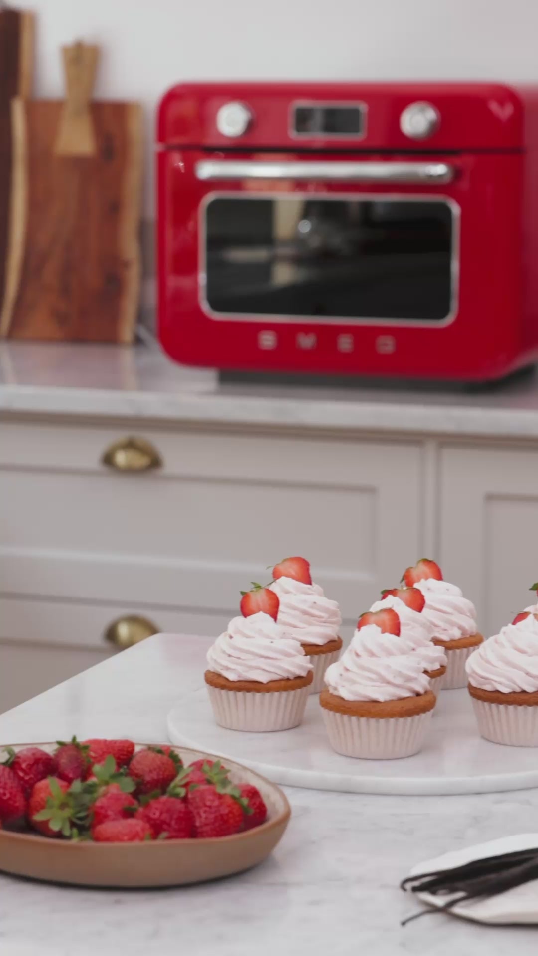 SMEG Combi Steam Oven with Air Fry (Red)